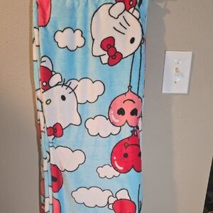 HELLO KITTY BALLON VALENTINES BLANKET NWT